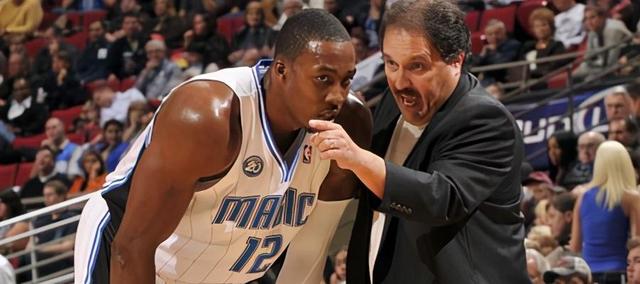 辽宁男篮王哲林豪取40分带队取胜（王哲林轰下40分助辽宁男篮力克对手）