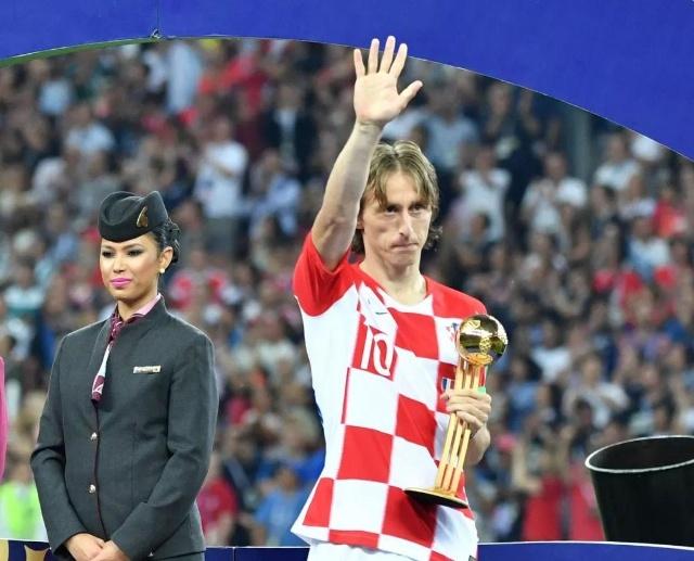 篮网连续客场取胜，士气高涨（篮网客场连胜，气势如虹）