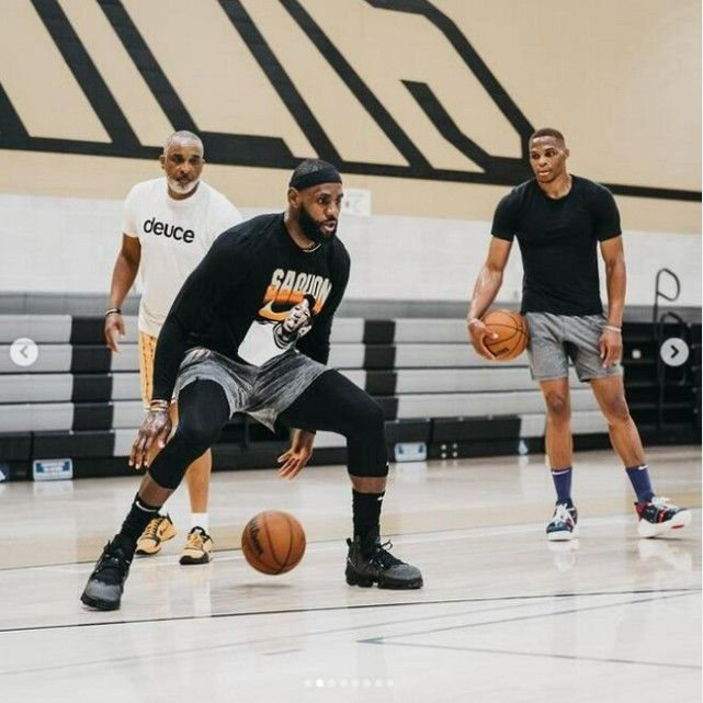 2025环足奖女足25人候选名单：邦马蒂领衔，凯利、鲁索在列（2025年环足奖女足25人候选名单出炉：邦马蒂领衔，凯利、鲁索入选）