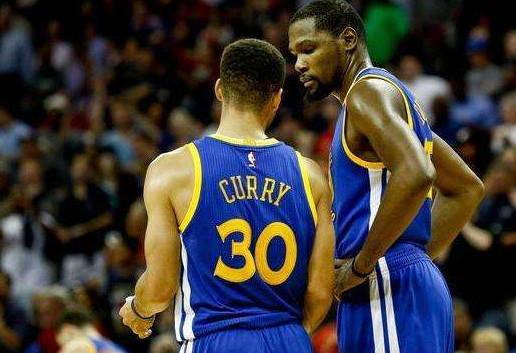 阿媒：埃切韦里想冬窗租回河床，但曼城希望再次租给欧洲球队（阿媒：埃切韦里盼冬窗租回河床，曼城倾向再将其租至欧洲球队）