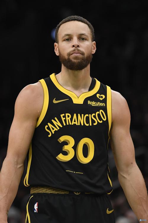 记者：若国足明年热身没惨案或大事故，邵佳一至少干到亚洲杯结束（记者称：若国足明年热身赛不现惨败或重大事故，邵佳一至少留任至亚洲杯结束）