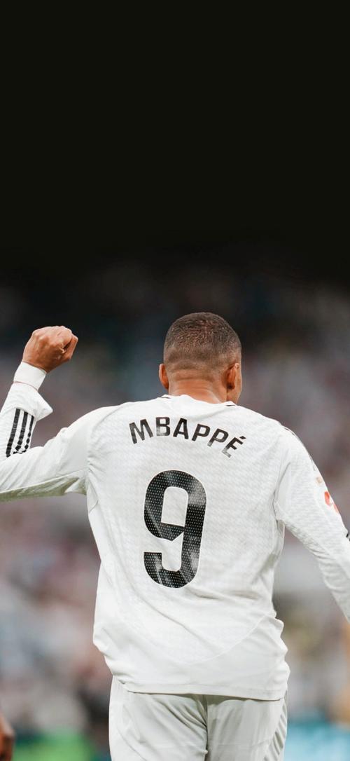 亚泰小将景泊羲完成中超首秀，月初曾说自己的梦想是中超首发（亚泰新星景泊羲迎来中超处子秀，月初坦言梦想是中超首发）