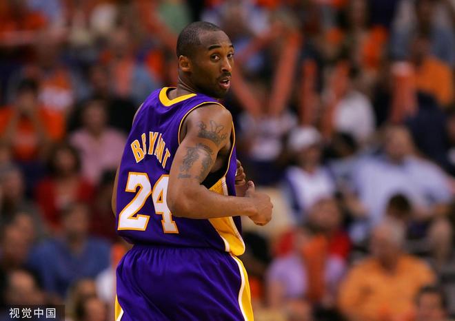 带领替补追分！施罗德半场4中3&三分3中2拿到10分 半场正负值+11（施罗德率替补追分：半场10分，投篮4中3、三分3中2，正负值+11）